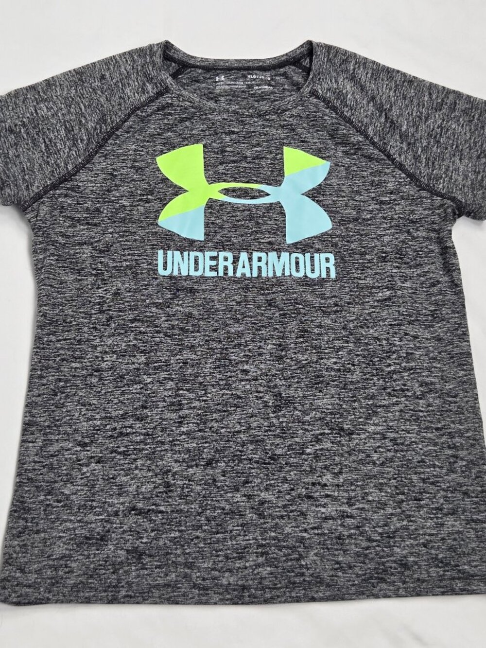 Under Armour Girls Shirt Size L Heatgear